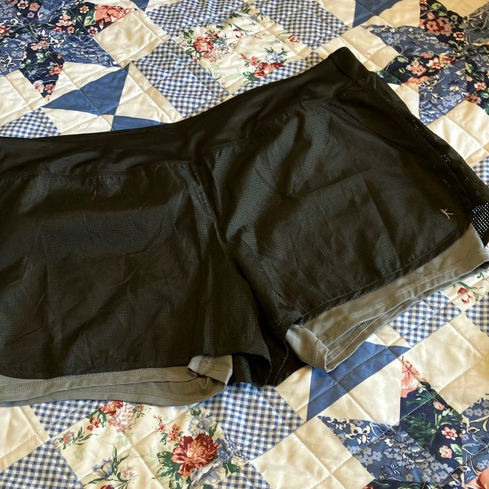 ⭐️ 5/$20 ⭐️ Danskin Black Athletic Shorts for Performance - Picture 1 of 4